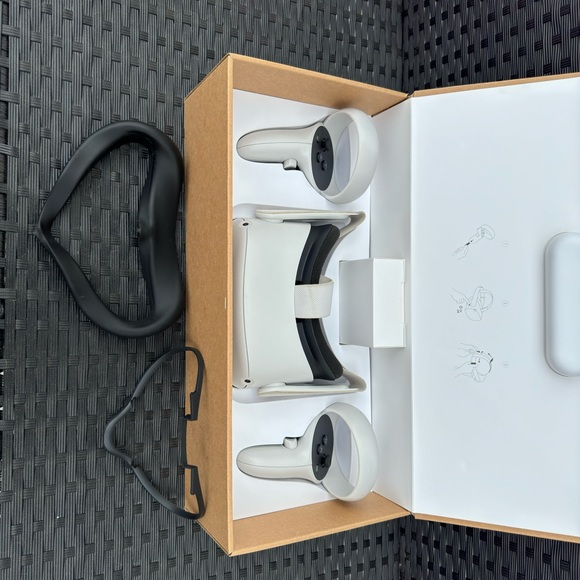 Oculus quest 2 - Picture 3 of 6